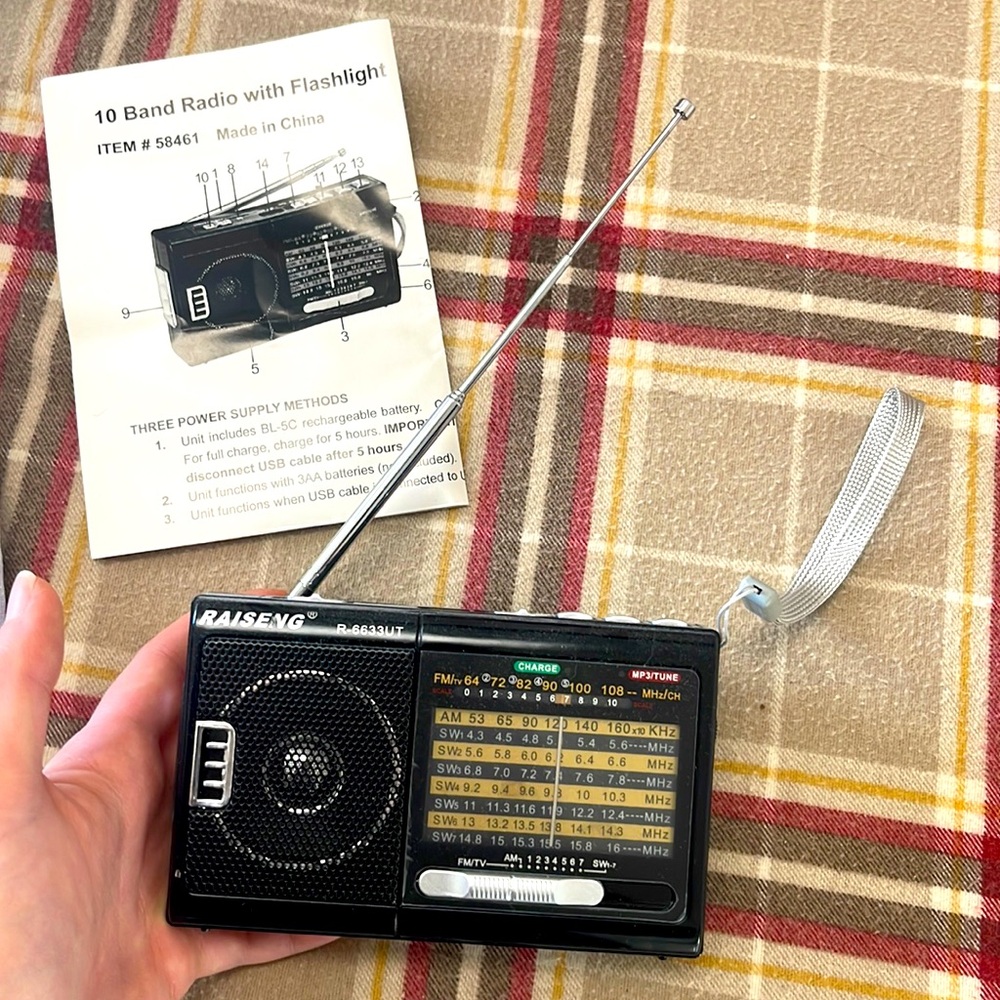 10 Band Radio with Flashlight